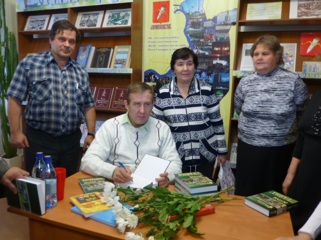 В Ачинске в рамках книжной ярмарки состоится встреча с писателем Владимиром Топилиным