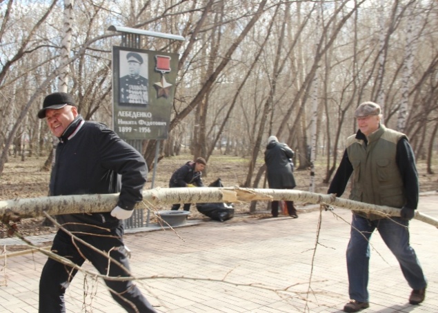 В Ачинске подведены итоги общегородского субботника «Мир, труд, май»