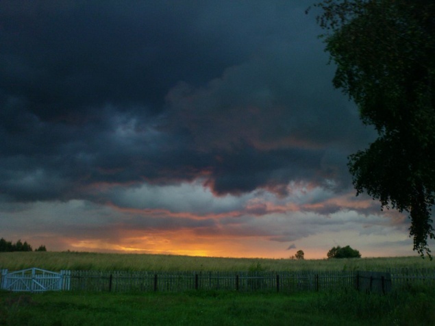 Синоптики предупредили о надвигающейся грозе