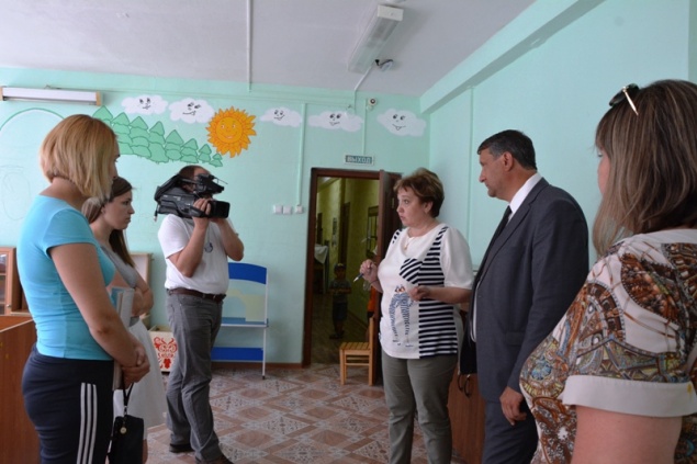 Родители попросили депутатов разобраться в конфликте с заведующей детсадом