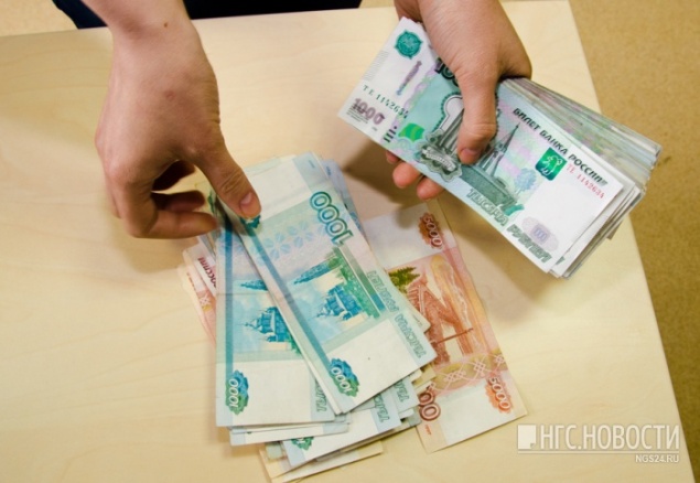 Бывший муж заплатил 50 тысяч за рассылку из ревности интимных фото возлюбленной