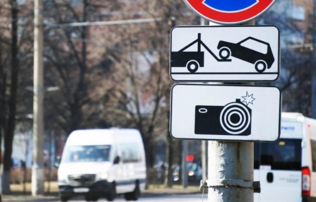 Можно ли оспорить штраф с камеры, если перед ней нет предупреждающей таблички?