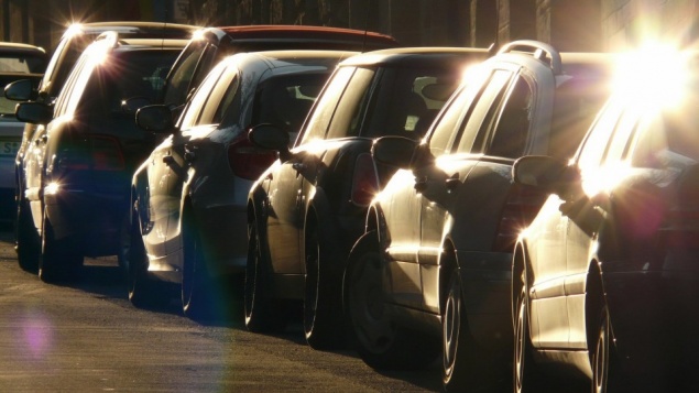 Водителей в России предлагают поделить на любителей и профи