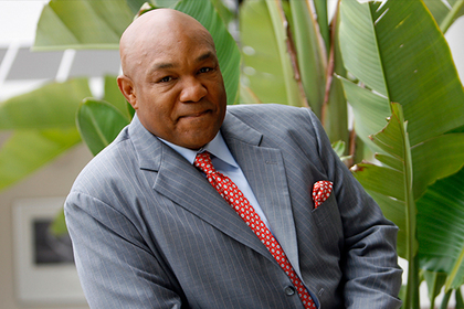 Боксер Форман назвал причину вызова Сигала на поединок