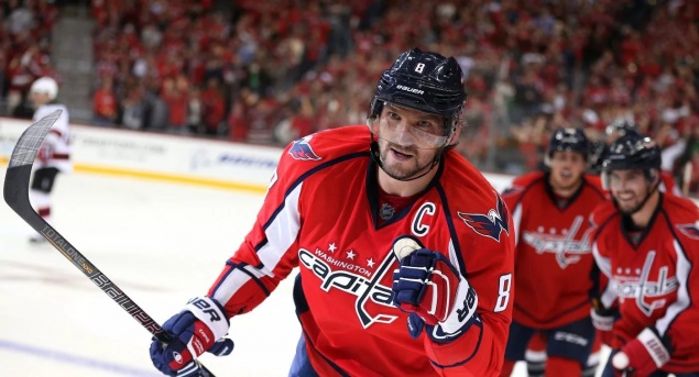 Овечкин сломал дверь на экскурсии в академии ФБР