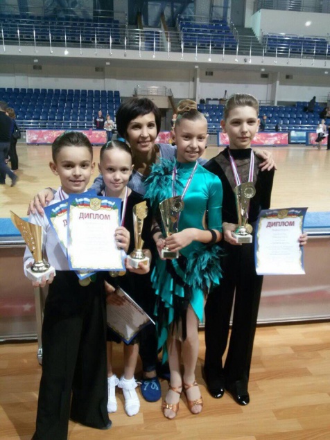 Образцовый ансамбль бального танца "Элегия" снова везет победу с конкурса
