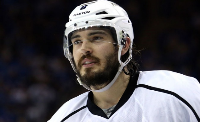 Хоккеисту НХЛ порезали лицо коньком