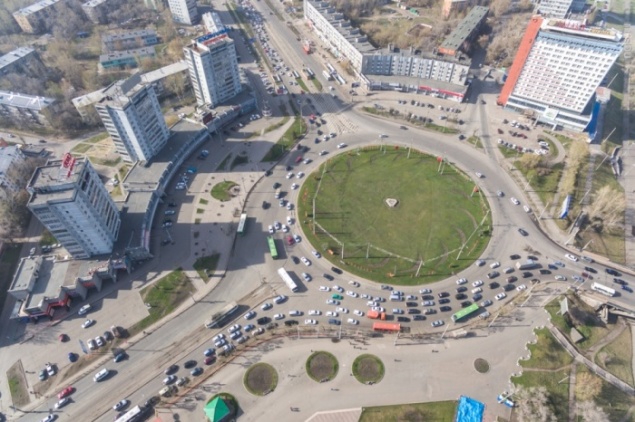 Теперь — как в Европе. В России изменились правила кругового движения