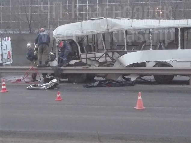 В страшном ДТП с самосвалом погибли водитель и кондуктор автобуса