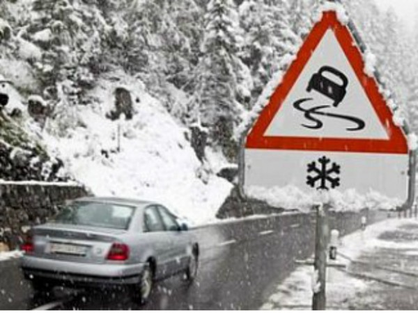 Ачинцев предупреждают о сильном ветре и гололедице