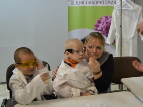 Ачинцев познакомили с чудесами науки