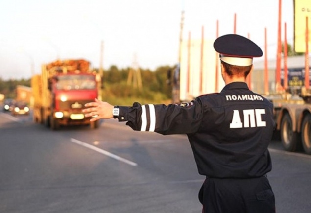 Предложить деньги инспектору ДПС и избежать наказания. Верховный суд разъясняет