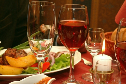 Новогодняя продуктовая корзина обойдется ачинцам дешевле, чем год назад