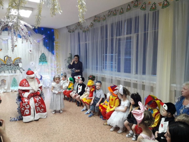 В Ачинске Дед Мороз в погонах поздравил юных воспитанников детского дома «Солнышко»