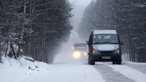 Ачинские муниципальные дорожники помогли отогреть замерзающий рейсовый автобус