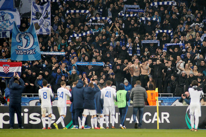 Украинские футбольные фанаты-нацисты напали на россиян