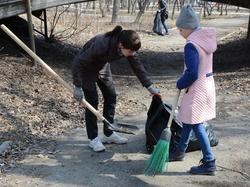 Около 11000 тысяч горожан приняли участие в апрельском субботнике