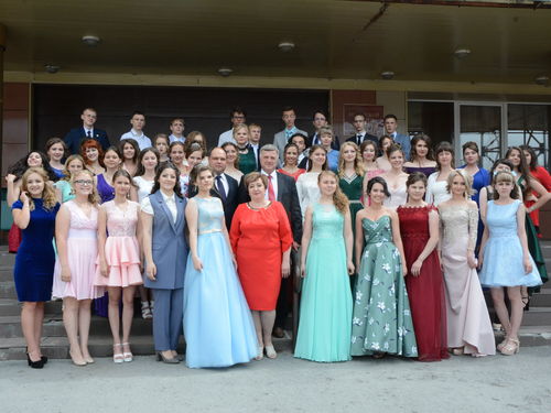 В Ачинске продолжается подготовка к Первому выпускному балу