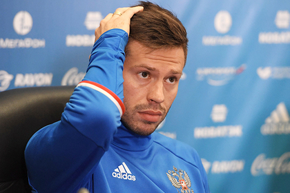 Смолова лишили звания самого сексуального футболиста России