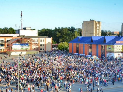 Более 5 тысяч ачинцев отпраздновали открытие нового фонтана на центральной площади города