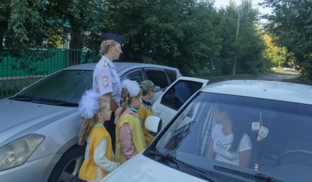 Госавтоинспекторы и родители провели акцию «Встречаем утро безопасности!»