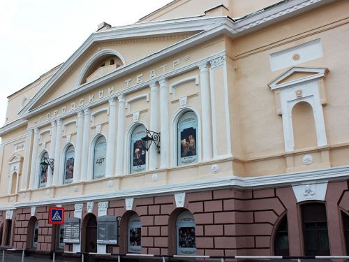 Завтра новый 84 театральный сезон в Ачинске откроется с обновленного сквера