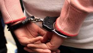 Полицейскими Ачинска задержана женщина, подозреваемая в краже ювелирных изделий и денег