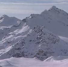 Турист сломал ногу во время прогулки на снегоходе