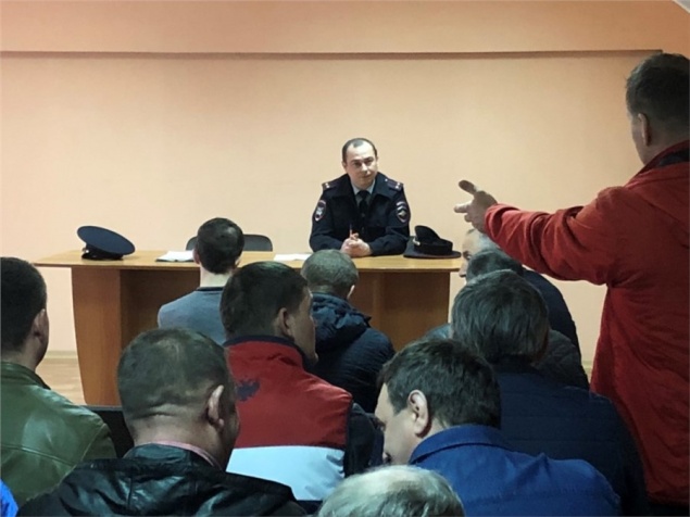 Глава ГИБДД Красноярска попросил водителей машин скорой помощи нарушать ПДД в меру