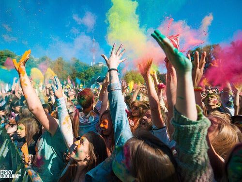 Всероссийский фестиваль красок едет в Ачинск