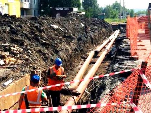 Подготовка к новому отопительному сезону: в Ачинске начался ремонт теплосетей и водопроводов на 15 участках