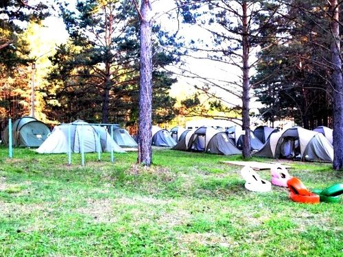 Илай Ахметов поручил проверить палаточное оборудование детского туристического лагеря «Чулымье» в связи с трагедией в Хабаровском крае