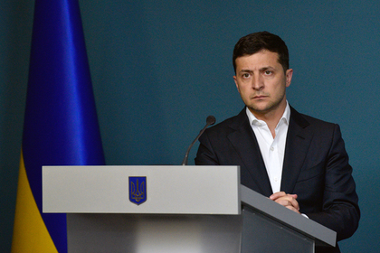 Зеленский упростил выдачу гражданства Украины для россиян