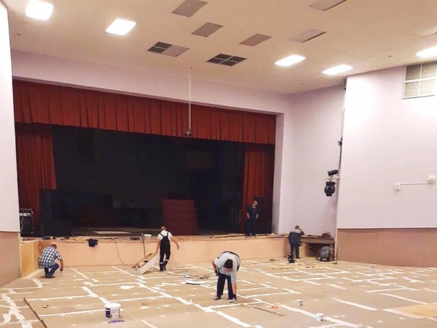 Светодиодная конструкция украсит сцену городского Дворца культуры к концу августа