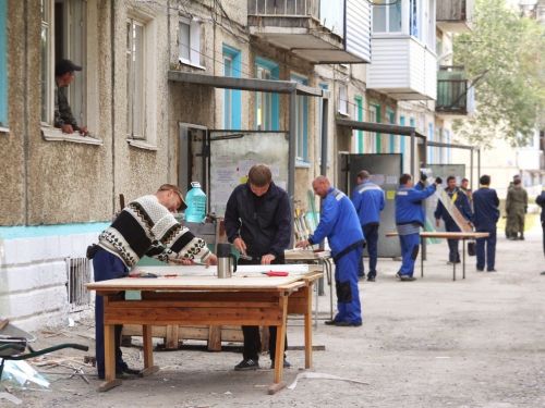 Подразделения Министерства обороны продолжают восстановительные работы в жилом секторе Каменки