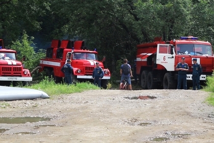 При пожаре на теплоходе с сотнями пассажиров в Петербурге погиб человек