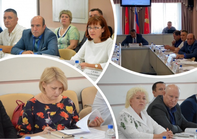 Городские депутаты начали подготовку к новому парламентскому сезону