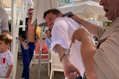 На главу Офиса Зеленского надели наручники