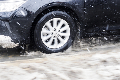 В России предложили по-новому бороться со снегом на дорогах