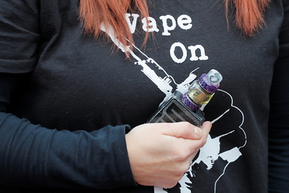 Число умерших от неизвестного заболевания вейперов перевалило за 30