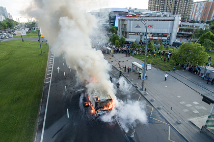 Россиянам напомнили правила поведения при пожаре в общественном транспорте