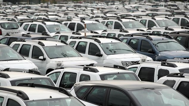 Эксперт спрогнозировал падение уровня продаж автомобилей в РФ