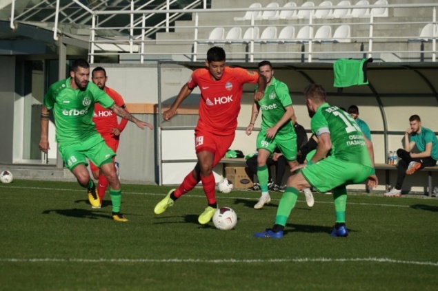 От 800 тысяч до 1,4 миллиона. Чиновники потребовали снизить зарплаты красноярских футболистов