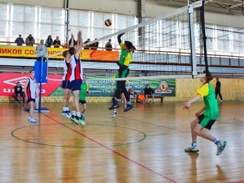 В Ачинске стартуют соревнования по волейболу на кубок председателя городского Совета депутатов Сергея Никитина