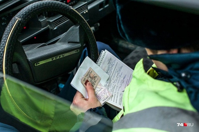 «Бесправным» водителям разрешат ездить: действие удостоверения восстановят на период коронавируса