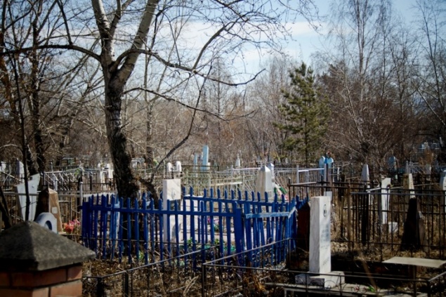 «В основном прощаются на открытом воздухе»: как проходят похороны в период коронавируса