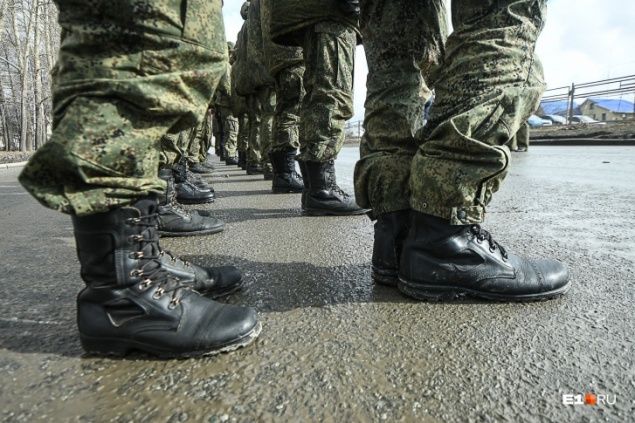 Минобороны сообщило о почти 900 заразившихся коронавирусом в армии