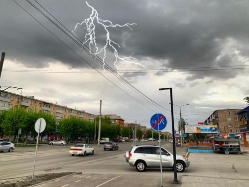 Первую грозу и шквалистый ветер Ачинск пережил без серьезных происшествий