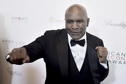 Эвандер Холифилд объявил о возвращении в бокс