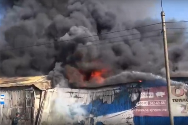 «Пожар высокого ранга»: на Пограничников горит огромный продуктовый склад